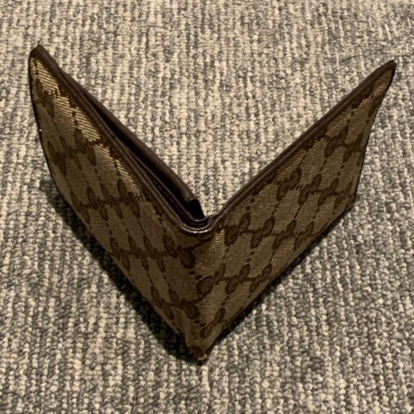 Gucci Bi-Fold Wallet 3 Card Slots, Change Purse & 2 Cash Bill Pockets - Picture 11 of 11